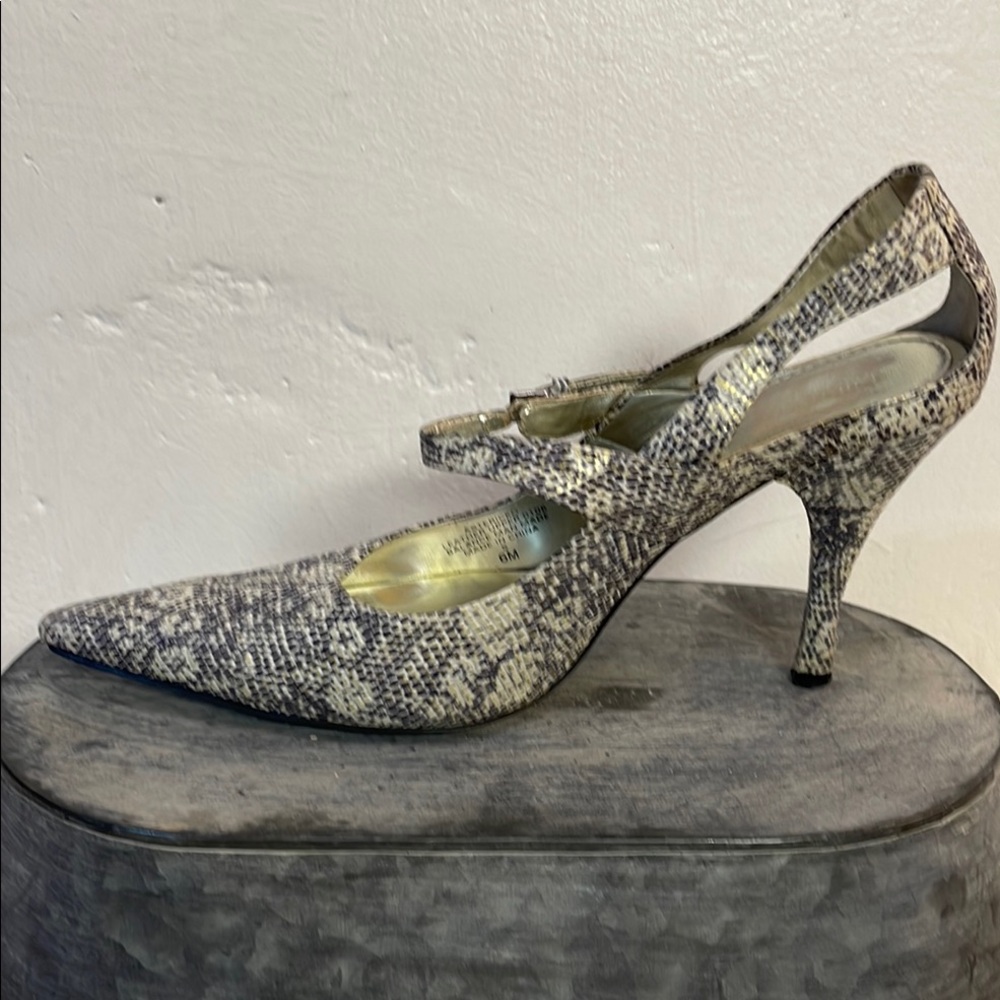 #0177 Nine West Cream &  Gray Snakeskin Heels w/ Open Side & Mary Jane Strap-6 - Picture 4 of 12
